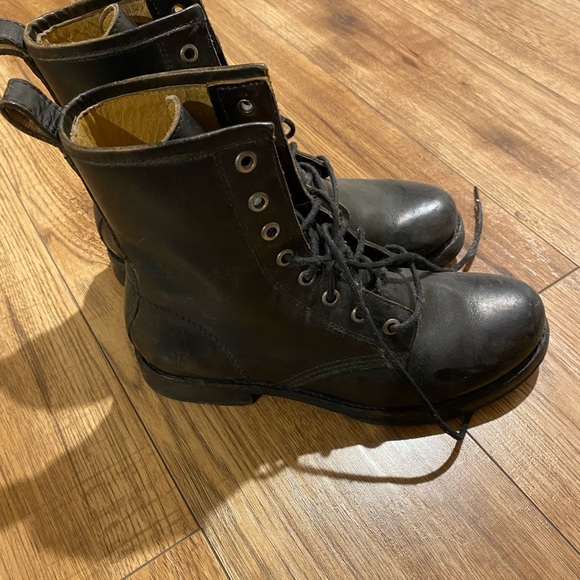 Frye Veronica Boots size 6.5 - Picture 2 of 3